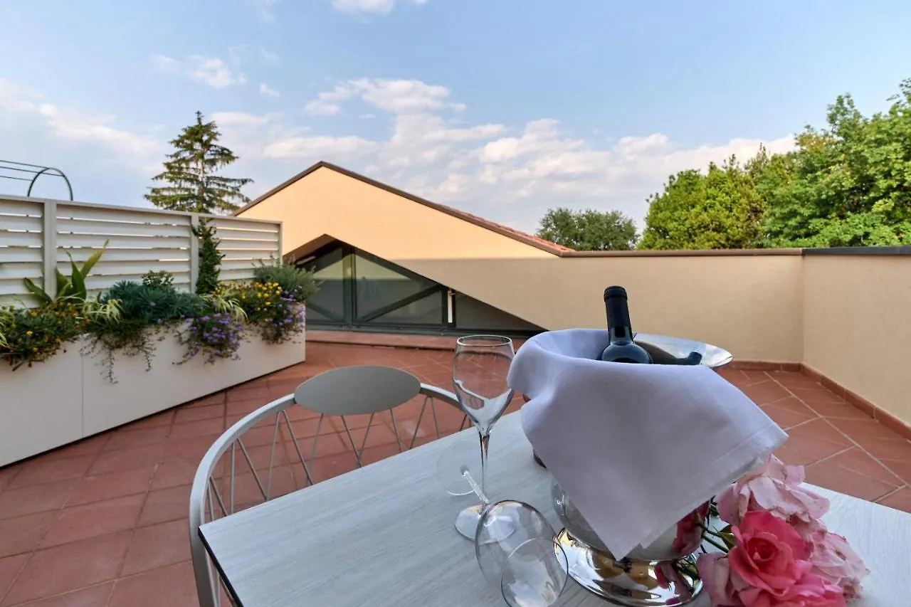 Da Oscar Flowers Apartments Barcuzzi Italy