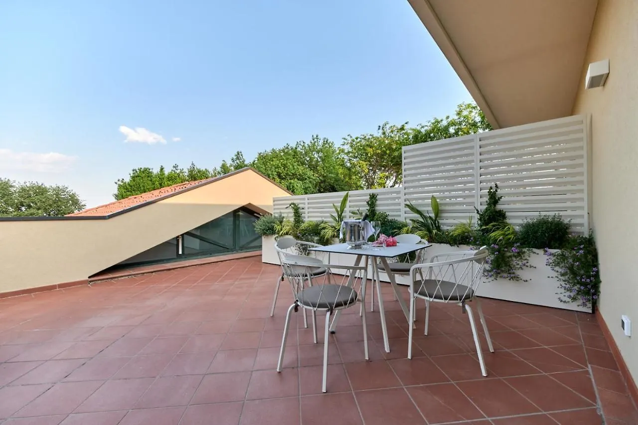Da Oscar Flowers Apartments Barcuzzi